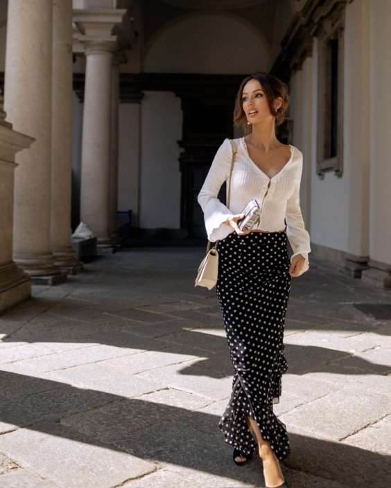 Agenzia Modelle Brescia &bull; ARINA B &bull; Fotomodella Influencer, WOMEN, Fotomodella Over 20, PIEDE/SHOES 37