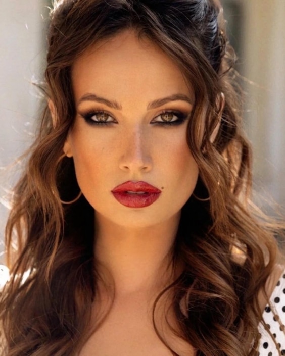 Agenzia Modelle Brescia • ARINA B • Fotomodella Influencer, WOMEN, Fotomodella Over 20, PIEDE/SHOES 37