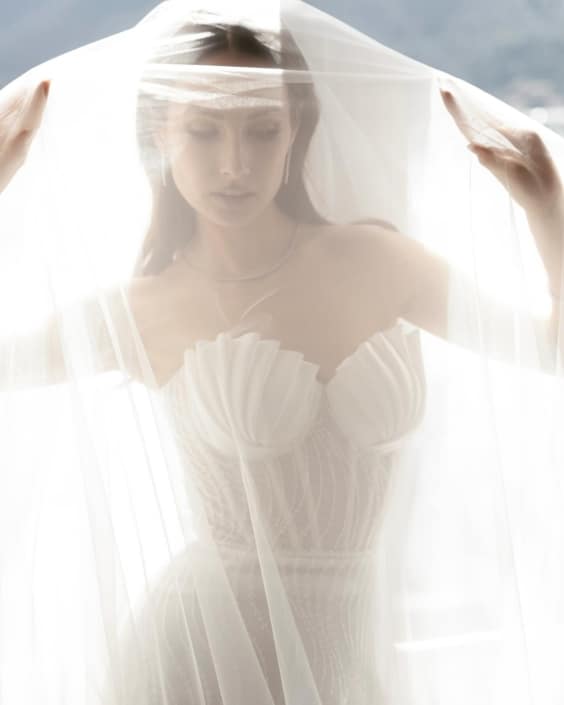 Agenzia Modelle Brescia • ARINA B • Fotomodella Influencer, WOMEN, Fotomodella Over 20, PIEDE/SHOES 37