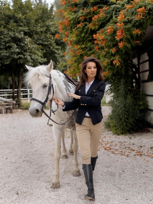 Agenzia Modelle Brescia • ARINA B • Fotomodella Influencer, WOMEN, Fotomodella Over 20, PIEDE/SHOES 37