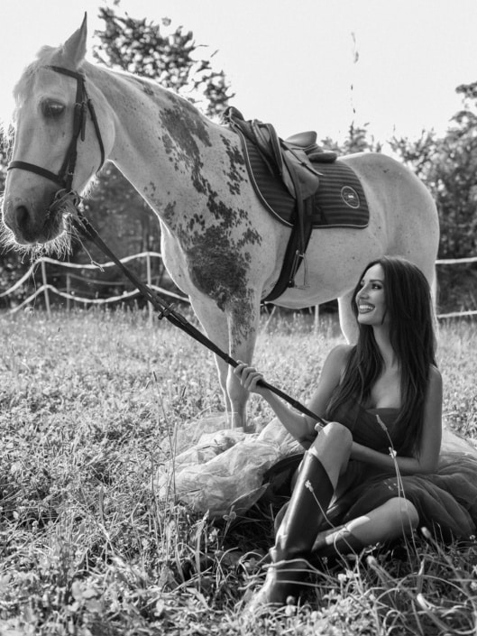 Agenzia Modelle Brescia • ARINA B • Fotomodella Influencer, WOMEN, Fotomodella Over 20, PIEDE/SHOES 37