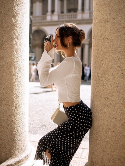 Agenzia Modelle Brescia • ARINA B • Fotomodella Influencer, WOMEN, Fotomodella Over 20, PIEDE/SHOES 37