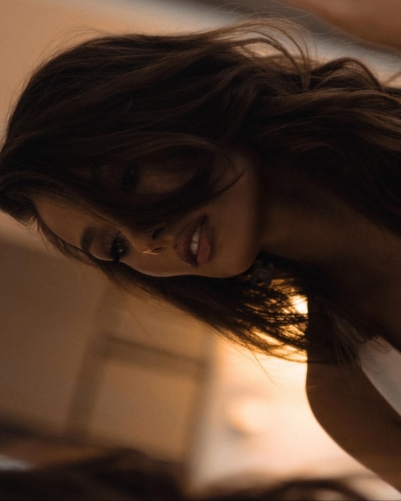 Agenzia Modelle Brescia • ARINA B • Fotomodella Influencer, WOMEN, Fotomodella Over 20, PIEDE/SHOES 37