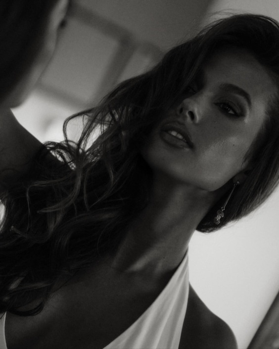 Agenzia Modelle Brescia • ARINA B • Fotomodella Influencer, WOMEN, Fotomodella Over 20, PIEDE/SHOES 37