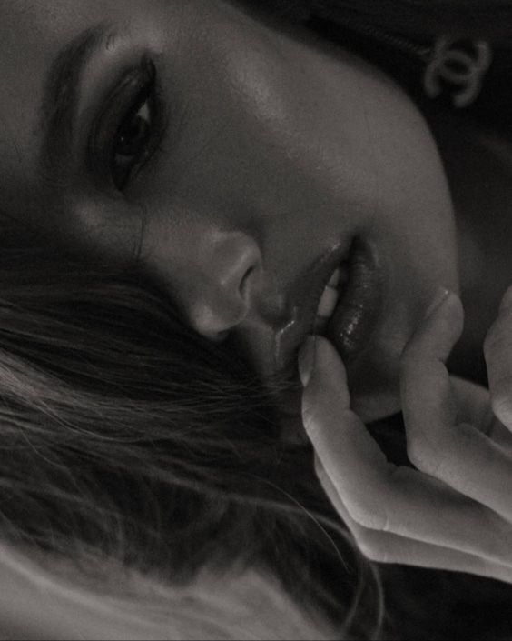 Agenzia Modelle Brescia • ARINA B • Fotomodella Influencer, WOMEN, Fotomodella Over 20, PIEDE/SHOES 37