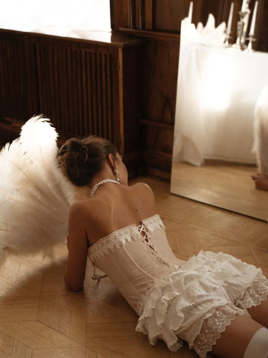 Agenzia Modelle Brescia • ARINA B • Fotomodella Influencer, WOMEN, Fotomodella Over 20, PIEDE/SHOES 37