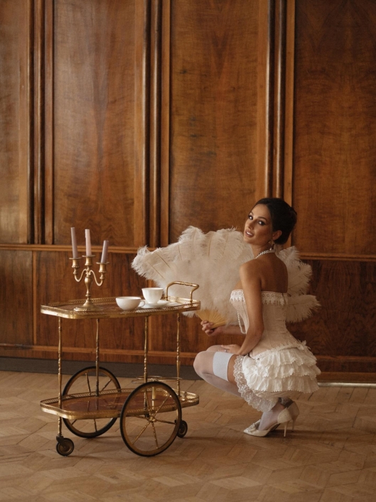 Agenzia Modelle Brescia • ARINA B • Fotomodella Influencer, WOMEN, Fotomodella Over 20, PIEDE/SHOES 37