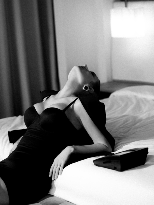 Agenzia Modelle Brescia • ARINA B • Fotomodella Influencer, WOMEN, Fotomodella Over 20, PIEDE/SHOES 37