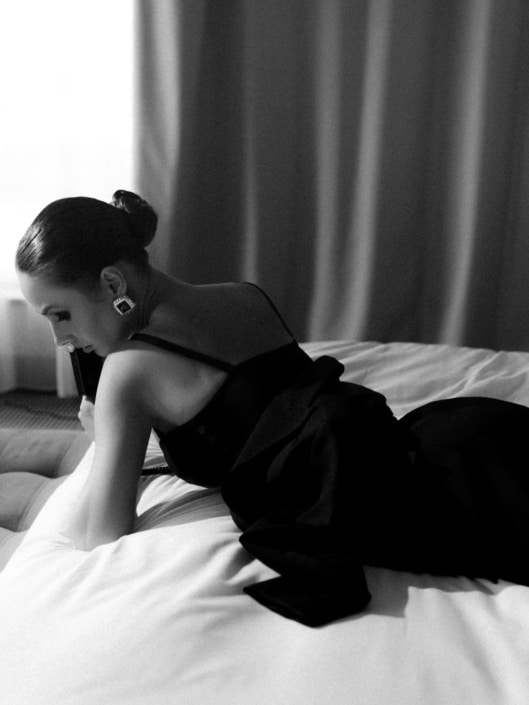 Agenzia Modelle Brescia • ARINA B • Fotomodella Influencer, WOMEN, Fotomodella Over 20, PIEDE/SHOES 37