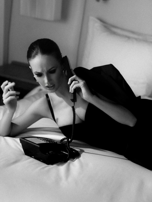 Agenzia Modelle Brescia • ARINA B • Fotomodella Influencer, WOMEN, Fotomodella Over 20, PIEDE/SHOES 37