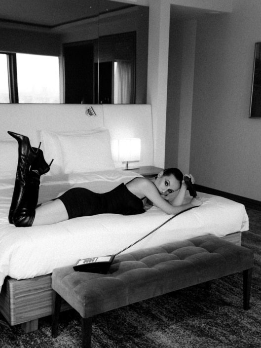 Agenzia Modelle Brescia • ARINA B • Fotomodella Influencer, WOMEN, Fotomodella Over 20, PIEDE/SHOES 37