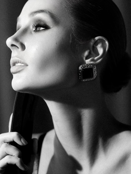 Agenzia Modelle Brescia • ARINA B • Fotomodella Influencer, WOMEN, Fotomodella Over 20, PIEDE/SHOES 37