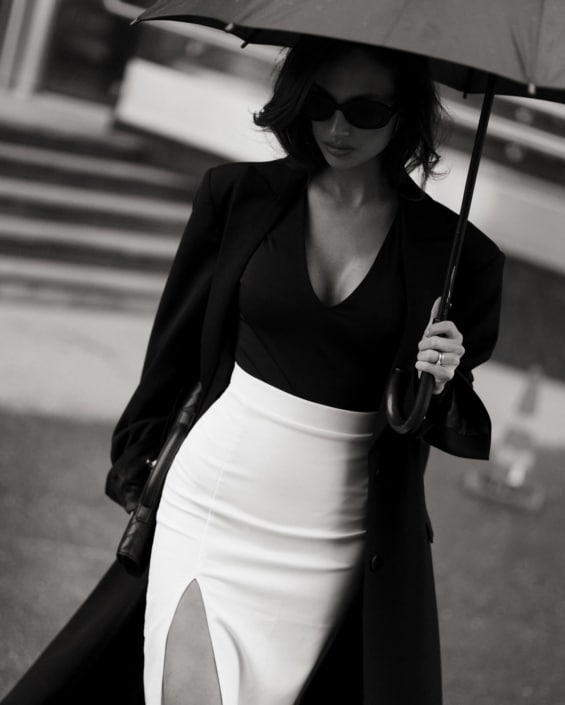 Agenzia Modelle Brescia • ARINA B • Fotomodella Influencer, WOMEN, Fotomodella Over 20, PIEDE/SHOES 37