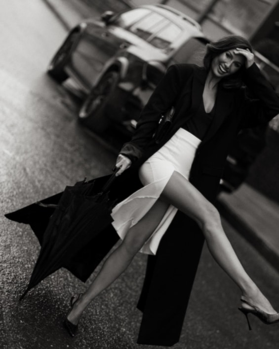 Agenzia Modelle Brescia • ARINA B • Fotomodella Influencer, WOMEN, Fotomodella Over 20, PIEDE/SHOES 37