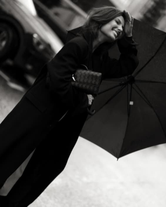 Agenzia Modelle Brescia • ARINA B • Fotomodella Influencer, WOMEN, Fotomodella Over 20, PIEDE/SHOES 37