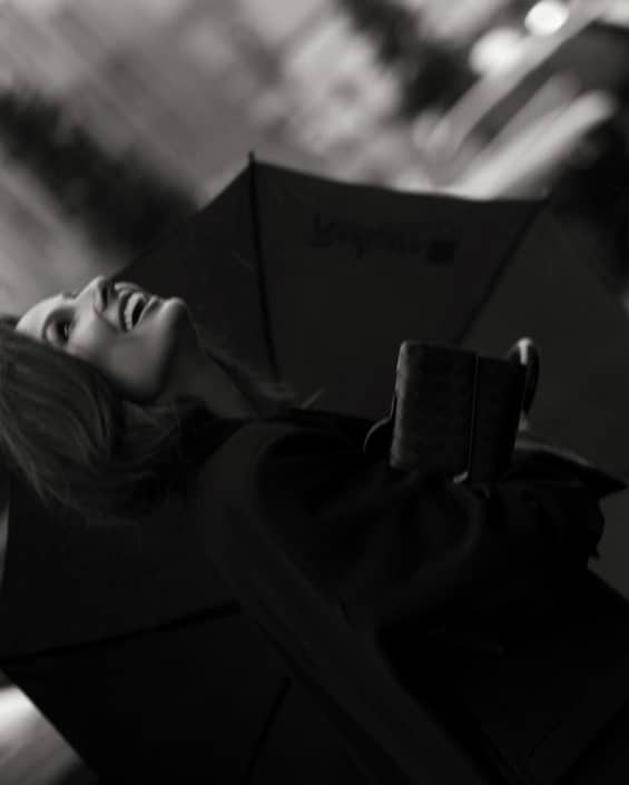 Agenzia Modelle Brescia • ARINA B • Fotomodella Influencer, WOMEN, Fotomodella Over 20, PIEDE/SHOES 37