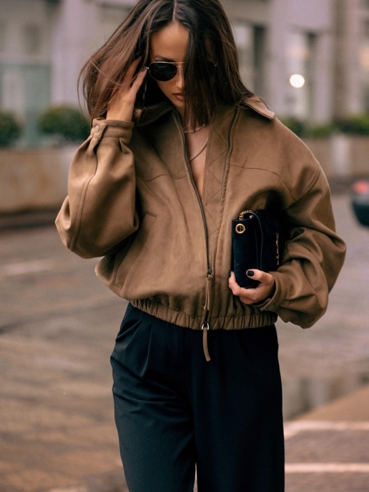 Agenzia Modelle Brescia • ARINA B • Fotomodella Influencer, WOMEN, Fotomodella Over 20, PIEDE/SHOES 37