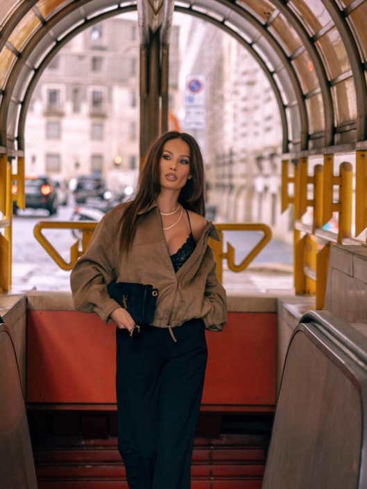 Agenzia Modelle Brescia • ARINA B • Fotomodella Influencer, WOMEN, Fotomodella Over 20, PIEDE/SHOES 37