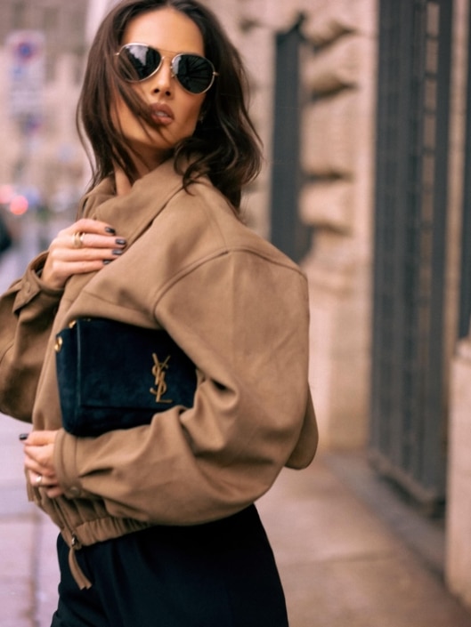 Agenzia Modelle Brescia • ARINA B • Fotomodella Influencer, WOMEN, Fotomodella Over 20, PIEDE/SHOES 37