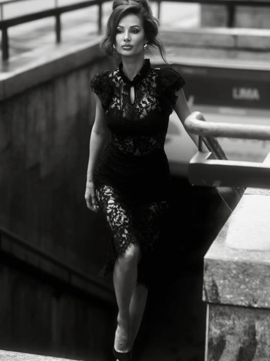 Agenzia Modelle Brescia • ARINA B • Fotomodella Influencer, WOMEN, Fotomodella Over 20, PIEDE/SHOES 37