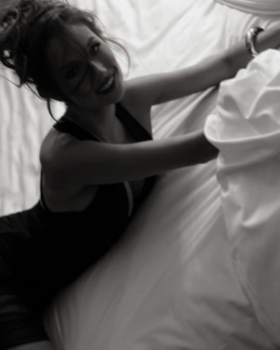 Agenzia Modelle Brescia • ARINA B • Fotomodella Influencer, WOMEN, Fotomodella Over 20, PIEDE/SHOES 37