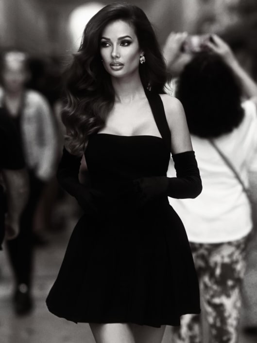 Agenzia Modelle Brescia • ARINA B • Fotomodella Influencer, WOMEN, Fotomodella Over 20, PIEDE/SHOES 37