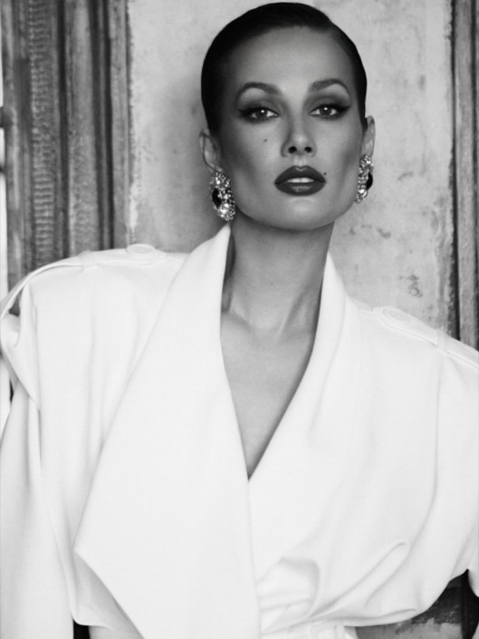 Agenzia Modelle Brescia • ARINA B • Fotomodella Influencer, WOMEN, Fotomodella Over 20, PIEDE/SHOES 37