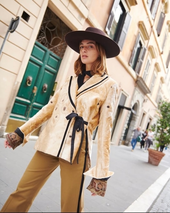 Agenzia Modelle Brescia • CAMILLA BA • Fotomodella Influencer, WOMEN, Fotomodella Over 20