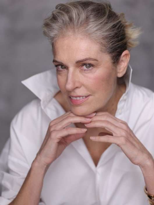 Agenzia Modelle Brescia &bull; CLOTILDE B &bull; SILVER, Fotomodella Over 40, Fotomodella Over 50, Fotomodella Over 60, Fotomodella Over 70