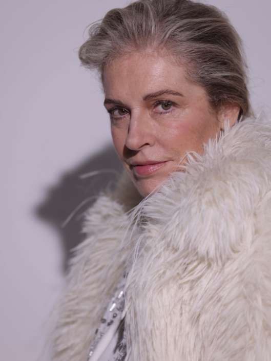 Agenzia Modelle Brescia &bull; CLOTILDE B &bull; SILVER, Fotomodella Over 40, Fotomodella Over 50, Fotomodella Over 60, Fotomodella Over 70