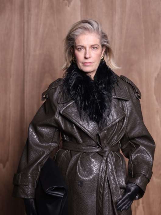 Agenzia Modelle Brescia &bull; CLOTILDE B &bull; SILVER, Fotomodella Over 40, Fotomodella Over 50, Fotomodella Over 60, Fotomodella Over 70