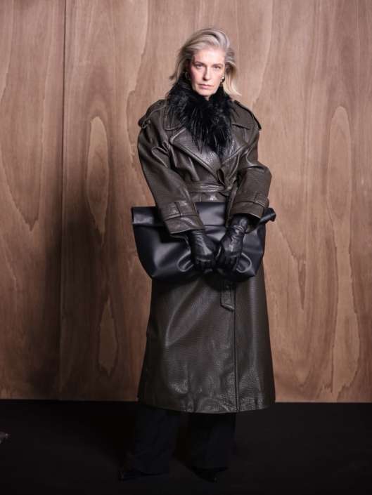 Agenzia Modelle Brescia &bull; CLOTILDE B &bull; SILVER, Fotomodella Over 40, Fotomodella Over 50, Fotomodella Over 60, Fotomodella Over 70