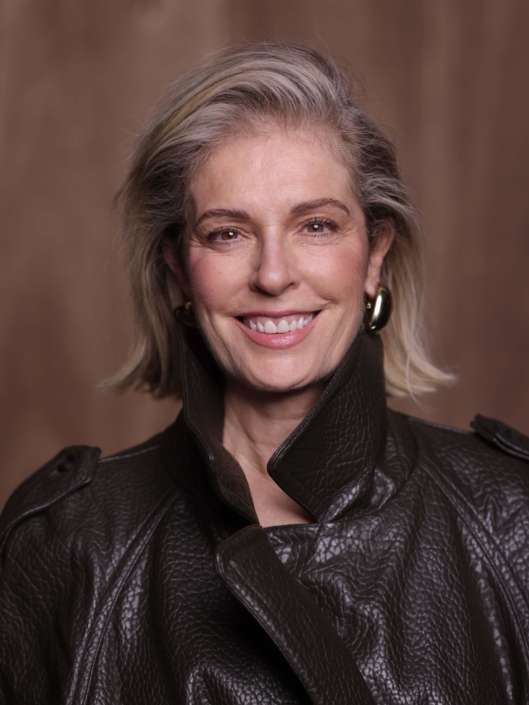 Agenzia Modelle Brescia &bull; CLOTILDE B &bull; SILVER, Fotomodella Over 40, Fotomodella Over 50, Fotomodella Over 60, Fotomodella Over 70