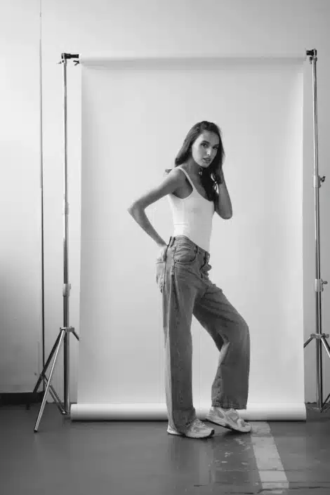 Agenzia Modelle Brescia • ERIKA S • WOMEN, Fotomodella Legs / Hand, Fotomodella Over 20