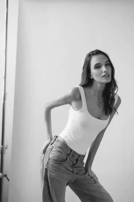 Agenzia Modelle Brescia • ERIKA S • WOMEN, Fotomodella Legs / Hand, Fotomodella Over 20