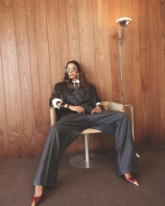 Agenzia Modelle Brescia &bull; FATIHA H &bull; WOMEN, Fotomodella Legs / Hand, Fotomodella Di Colore, Fotomodella Over 20