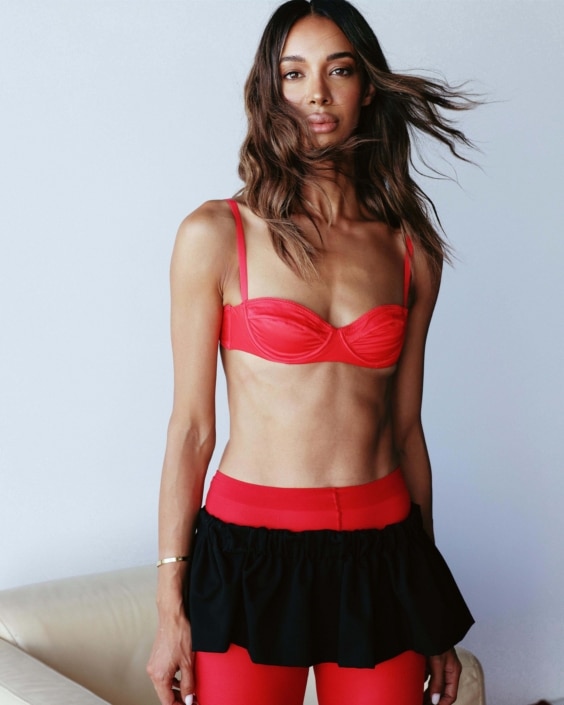 Agenzia Modelle Brescia &bull; FATIHA H &bull; WOMEN, Fotomodella Legs / Hand, Fotomodella Di Colore, Fotomodella Over 20