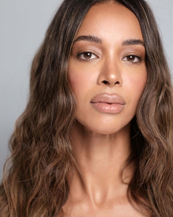 Agenzia Modelle Brescia &bull; FATIHA H &bull; WOMEN, Fotomodella Legs / Hand, Fotomodella Di Colore, Fotomodella Over 20