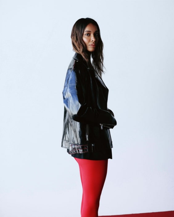 Agenzia Modelle Brescia &bull; FATIHA H &bull; WOMEN, Fotomodella Legs / Hand, Fotomodella Di Colore, Fotomodella Over 20