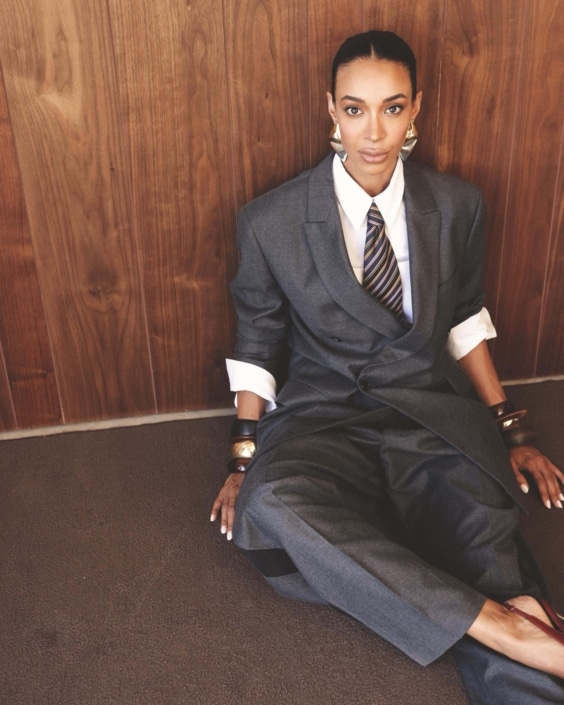 Agenzia Modelle Brescia &bull; FATIHA H &bull; WOMEN, Fotomodella Legs / Hand, Fotomodella Di Colore, Fotomodella Over 20