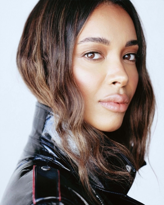 Agenzia Modelle Brescia &bull; FATIHA H &bull; WOMEN, Fotomodella Legs / Hand, Fotomodella Di Colore, Fotomodella Over 20