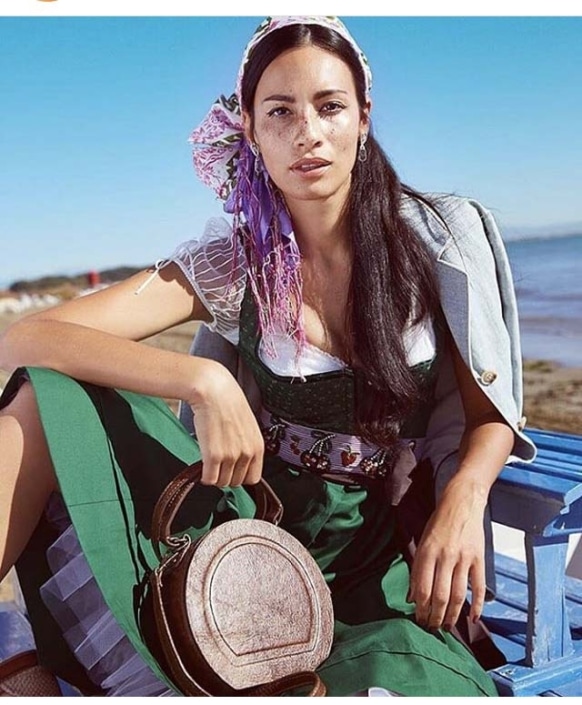 Agenzia Modelle Brescia • FLAMINIA R • Fotomodella Influencer, WOMEN, Fotomodella Over 20