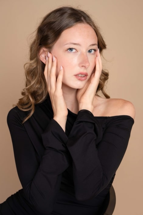 Agenzia Modelle Brescia • FLAVIA A • WOMEN, Fotomodella Legs / Hand, Fotomodella Over 20