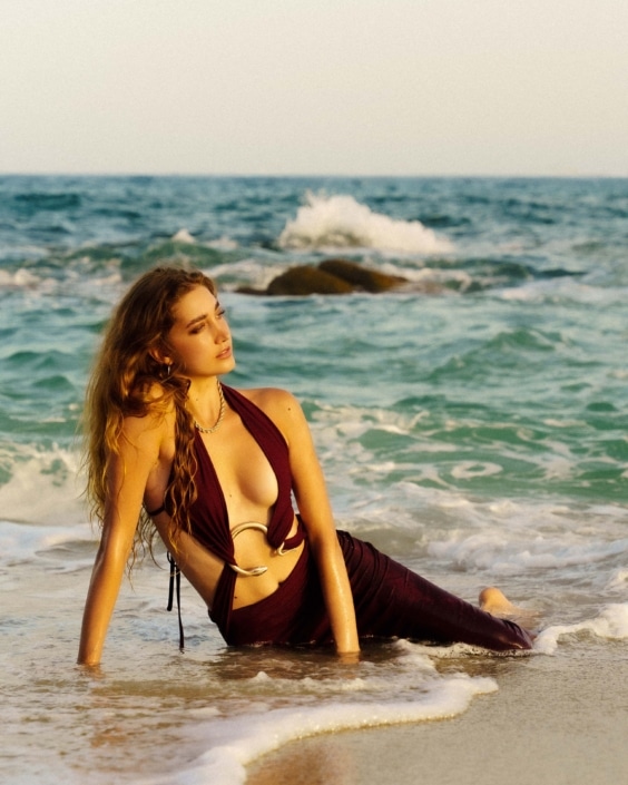 Agenzia Modelle Brescia • FRANCESCA CAM • WOMEN, Fotomodella Legs / Hand, Fotomodella Over 20