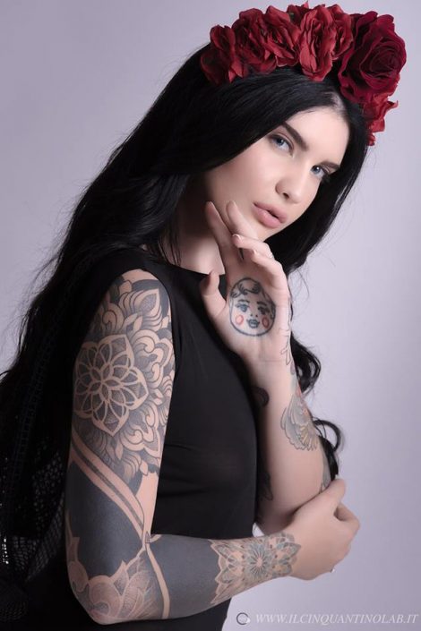Agenzia Modelle Brescia • Giulia B • Fotomodella Legs / Hand, Fotomodella Over 30, Fotomodella Over 20, INK