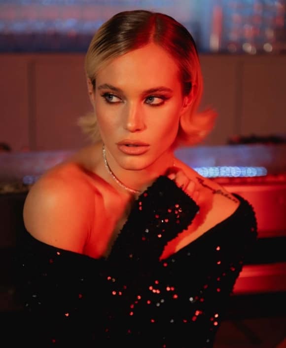 Agenzia Modelle Brescia &bull; GIULIA ZAN &bull; Fotomodella Influencer, WOMEN, Fotomodella Legs / Hand, Fotomodella Over 20, PIEDE/SHOES 37