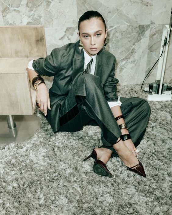 Agenzia Modelle Brescia &bull; GRETA LAURA R &bull; WOMEN, Fotomodella Legs / Hand, Fotomodella Over 30