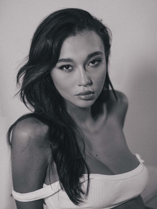 Agenzia Modelle Brescia • GRETA LAURA R • WOMEN, Fotomodella Legs / Hand, Fotomodella Over 30