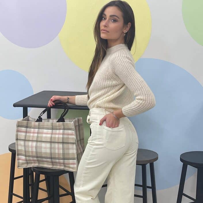 Agenzia Modelle Brescia • IRENE CA • Fotomodella Influencer, WOMEN