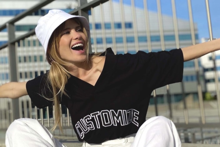 Agenzia Modelle Brescia • KARINA S • Fotomodella Influencer, WOMEN, Fotomodella Legs / Hand, Fotomodella Over 30, Fotomodella Over 20